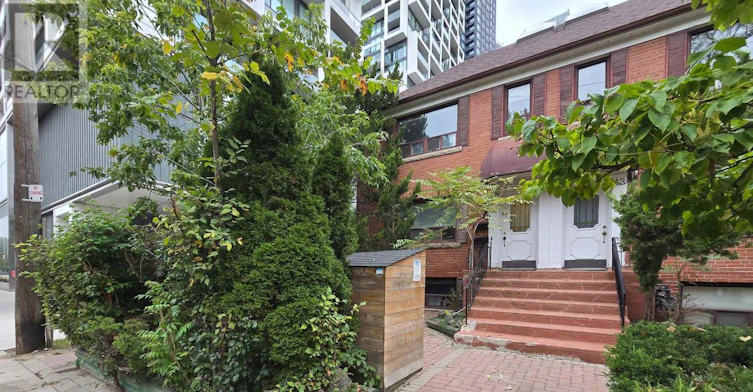 40 B-40 Hillsdale Avenue E, Toronto, ON, M4S 1T5