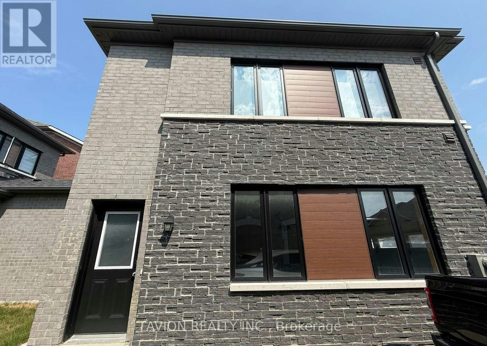 COACH-6 Fred Lablanc Drive E, Markham, ON, L6B 1R8