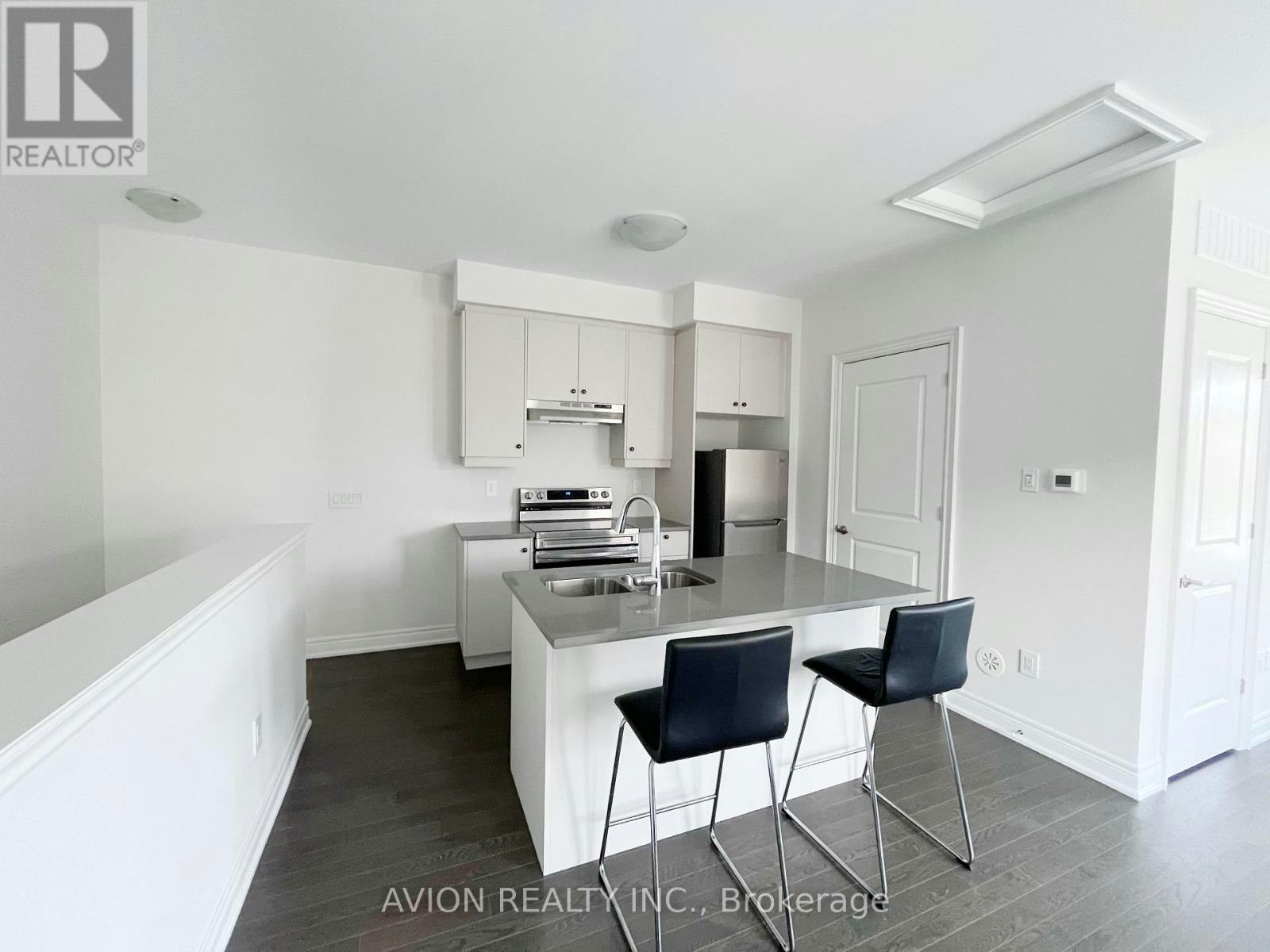 COACH-6 Fred Lablanc Drive E, Markham, ON, L6B 1R8 - 8