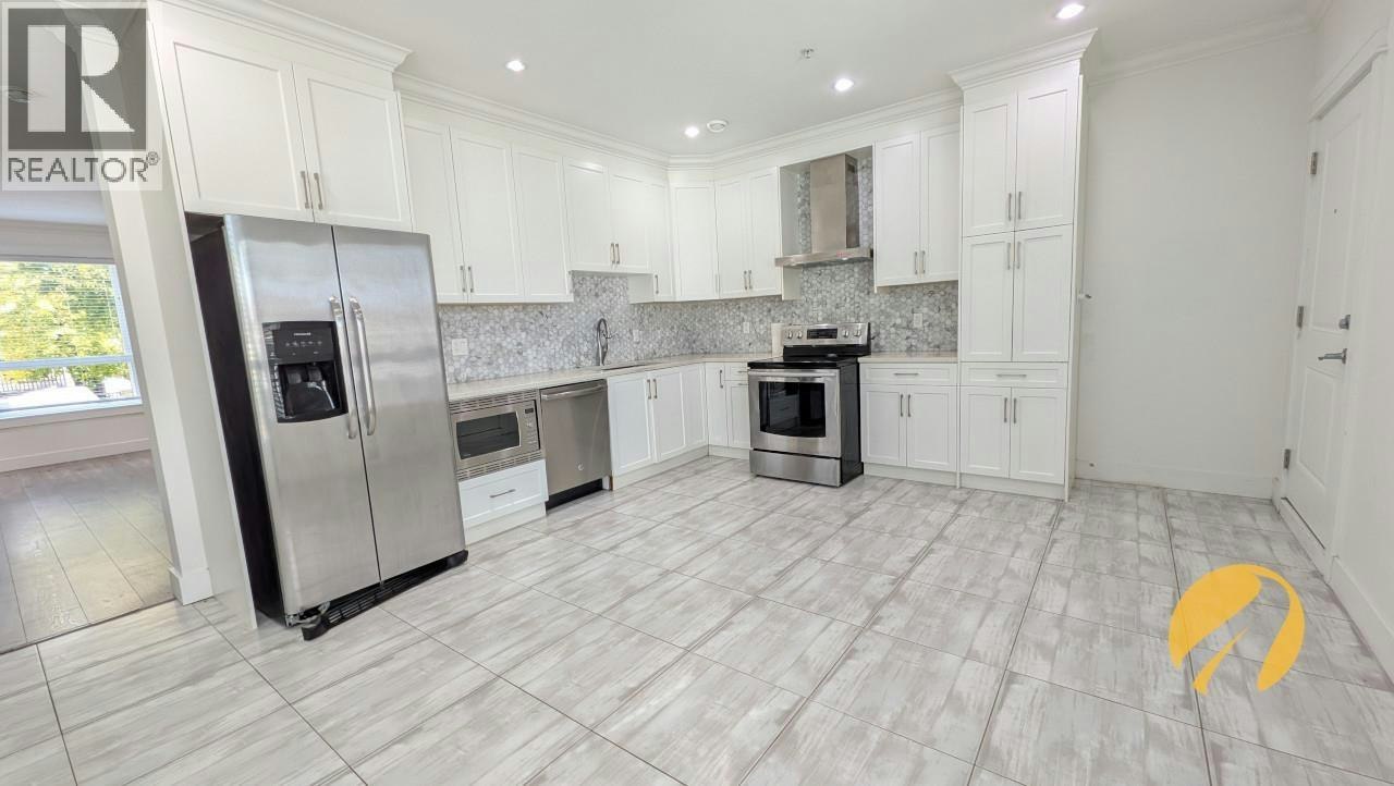 5477 Wales Street, Vancouver, BC, V5R 3M9 - 2