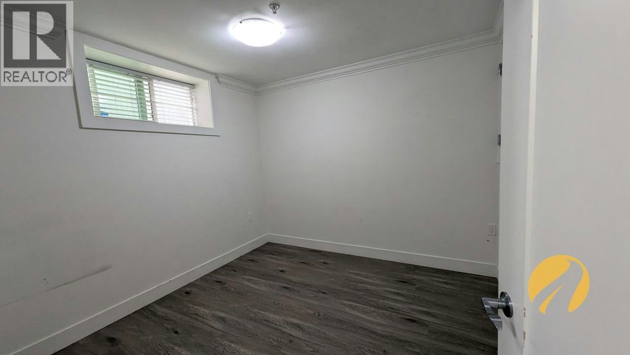 5477 Wales Street, Vancouver, BC, V5R 3M9 - 12