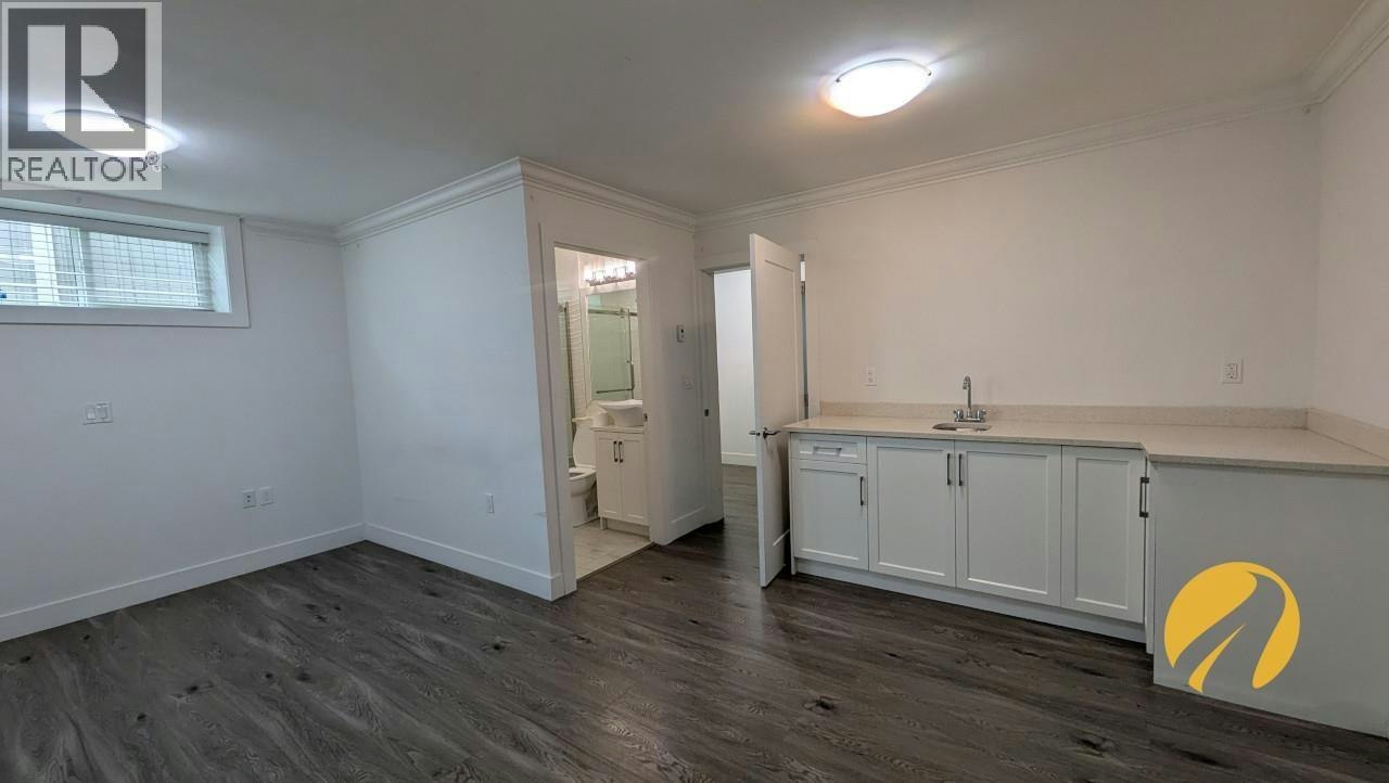 5477 Wales Street, Vancouver, BC, V5R 3M9 - 19