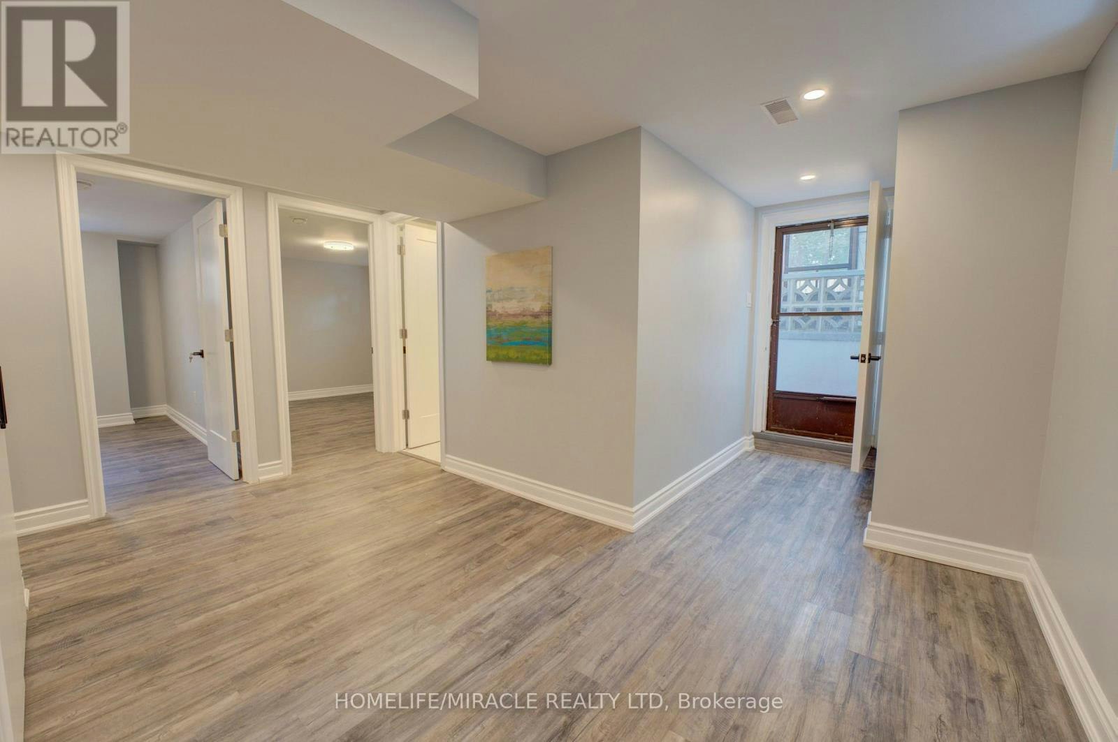 85 Silverstone Drive, Toronto, ON, M9V 3G4 - 5