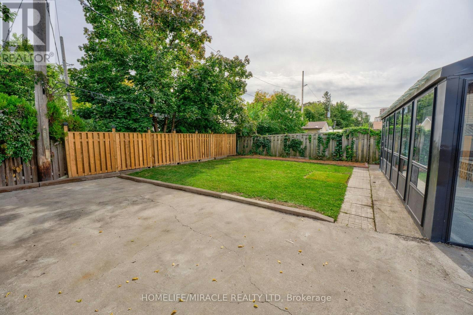 85 Silverstone Drive, Toronto, ON, M9V 3G4 - 20