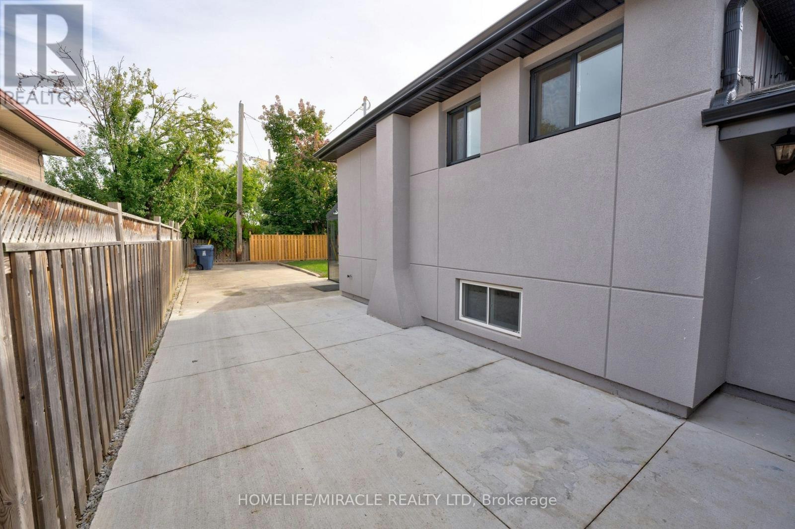 85 Silverstone Drive, Toronto, ON, M9V 3G4 - 18