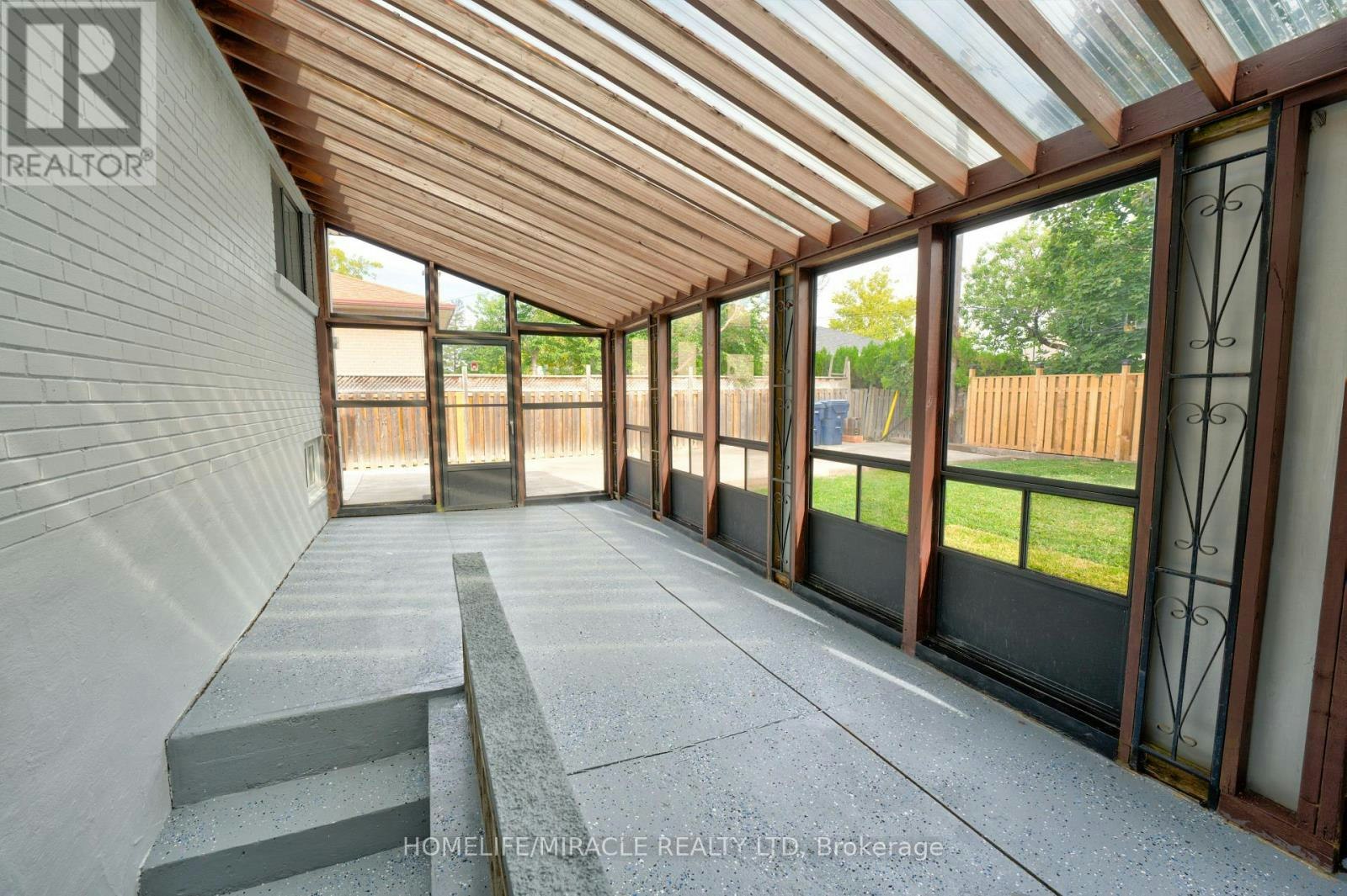 85 Silverstone Drive, Toronto, ON, M9V 3G4 - 2
