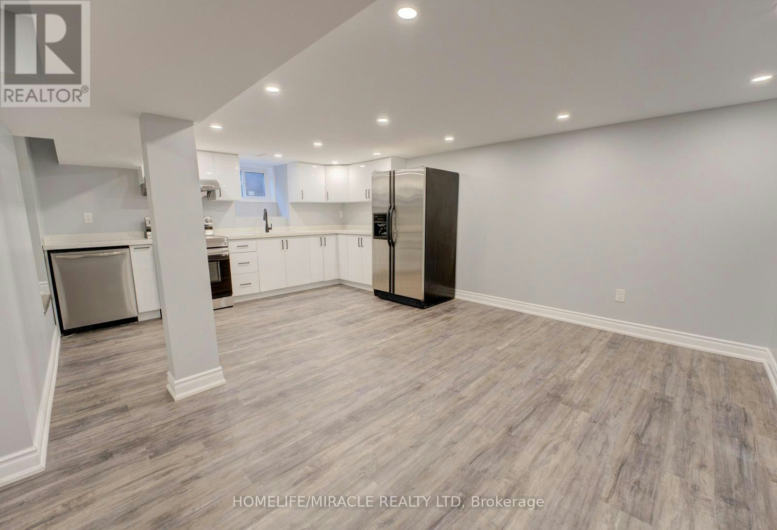 85 Silverstone Drive, Toronto, ON, M9V 3G4 - 13