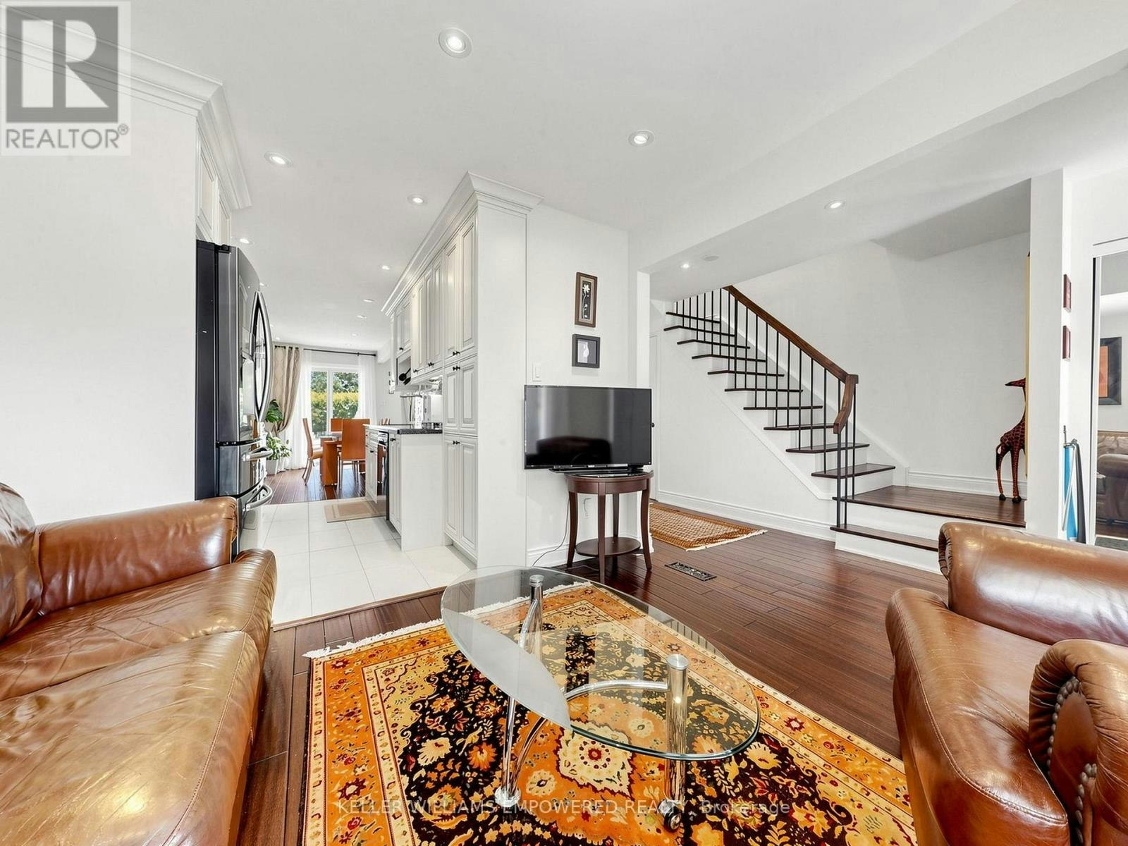 200 Castle Rock Drive, Richmond Hill, ON, L4C 5H7 - 8