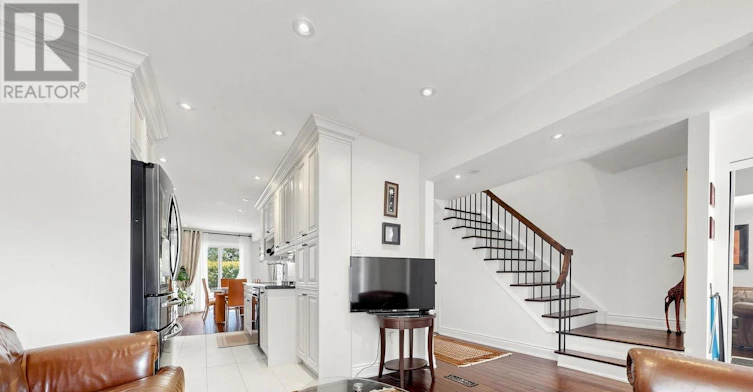 200 Castle Rock Drive, Richmond Hill, ON, L4C 5H7 - 8