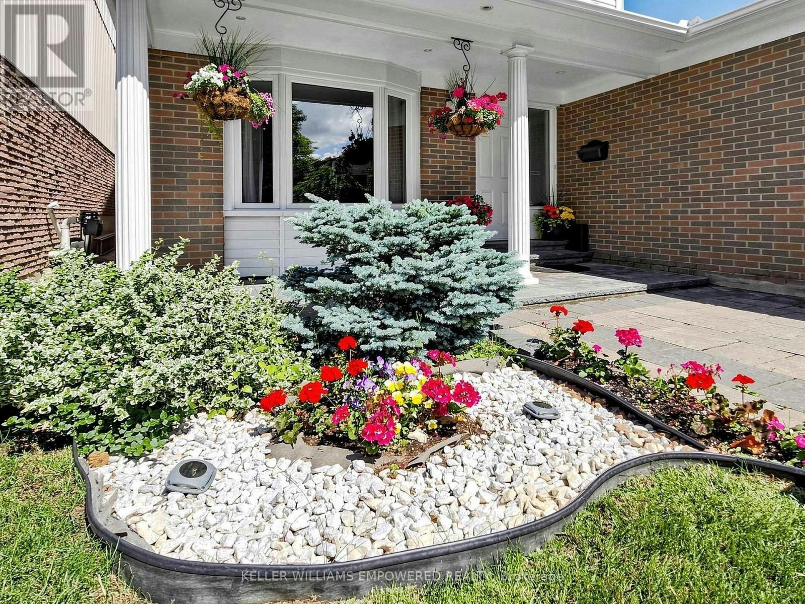 200 Castle Rock Drive, Richmond Hill, ON, L4C 5H7 - 5