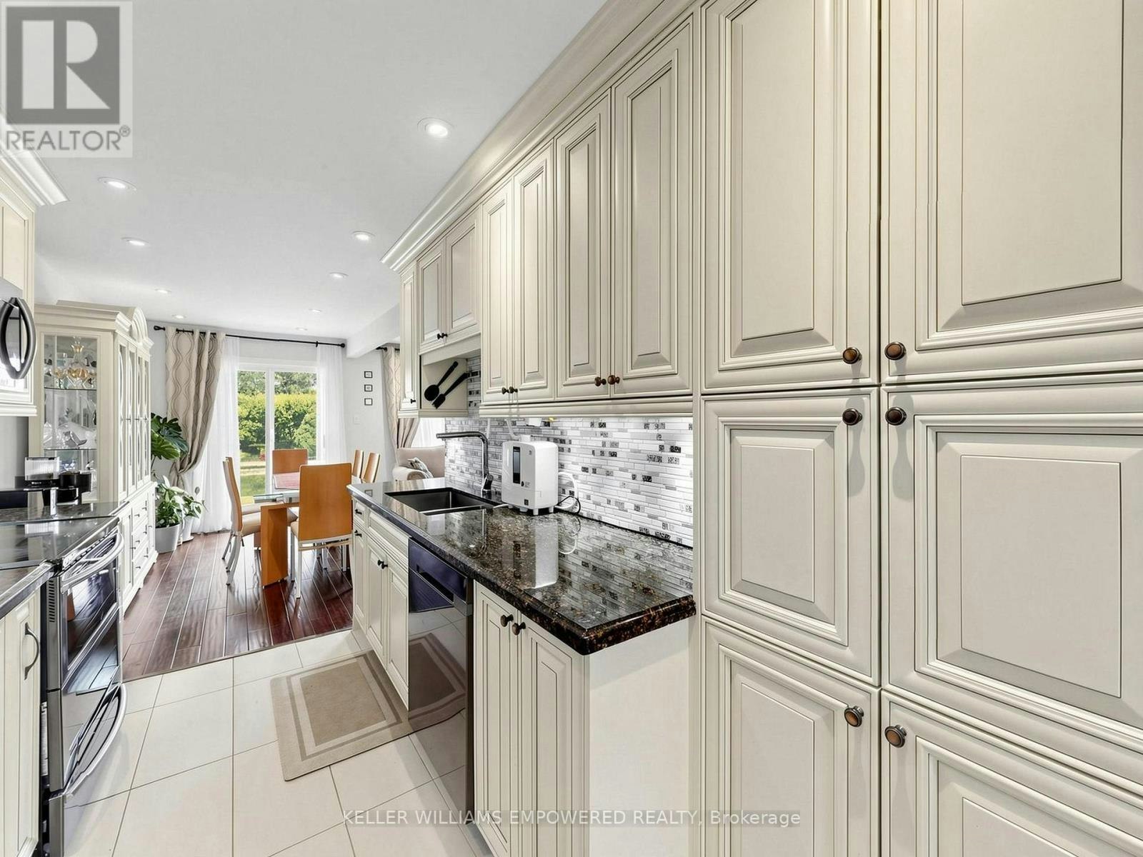 200 Castle Rock Drive, Richmond Hill, ON, L4C 5H7 - 11