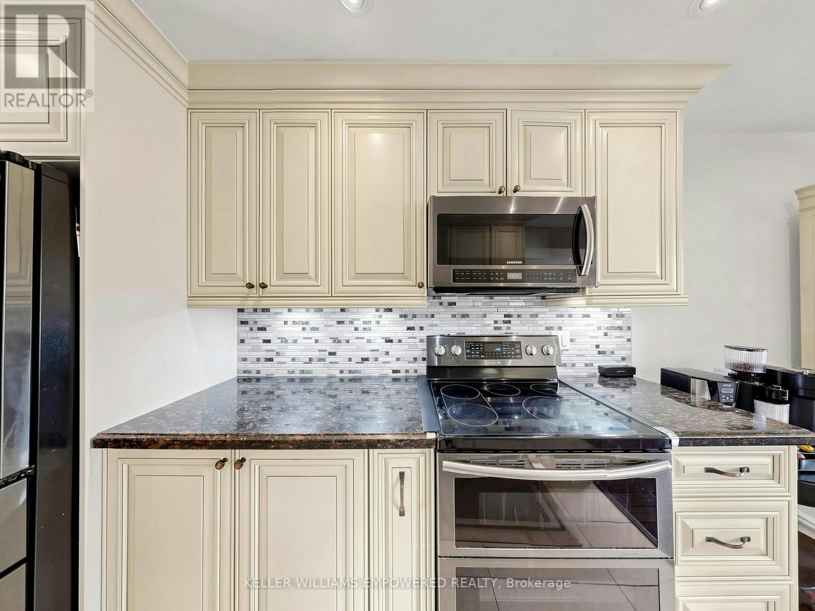 200 Castle Rock Drive, Richmond Hill, ON, L4C 5H7 - 10