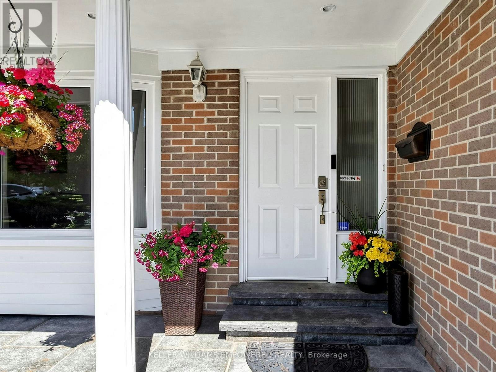 200 Castle Rock Drive, Richmond Hill, ON, L4C 5H7 - 6