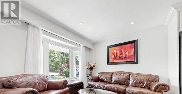 200 Castle Rock Drive, Richmond Hill, ON, L4C 5H7 - 7