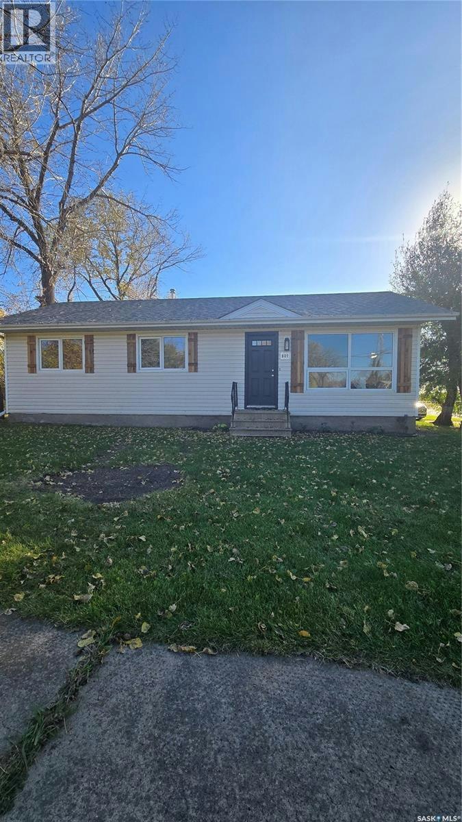 801 Prospect Avenue, Oxbow, SK, S0C 2B0