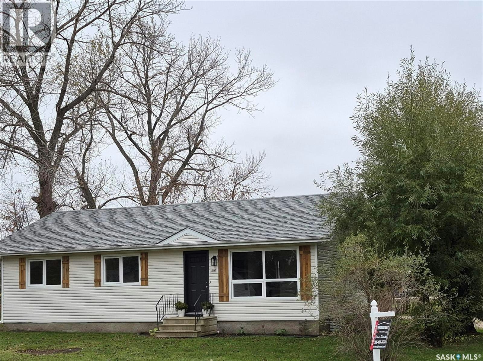 801 Prospect Avenue, Oxbow, SK, S0C 2B0