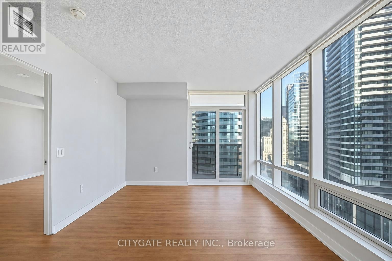 2003-10 York Street, Toronto, ON, M5J 0E1 - 3