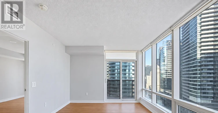 2003-10 York Street, Toronto, ON, M5J 0E1 - 3
