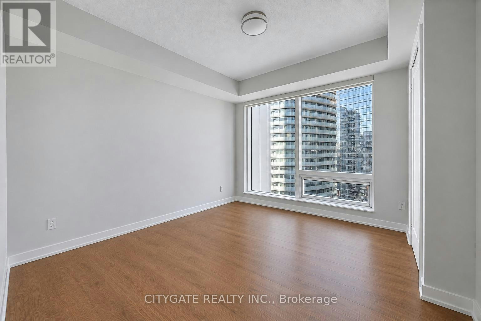 2003-10 York Street, Toronto, ON, M5J 0E1 - 5