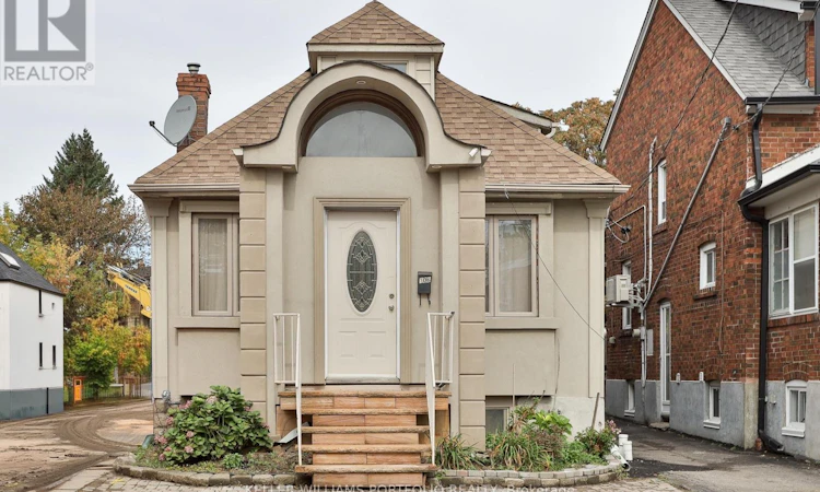 106 Clovelly Avenue