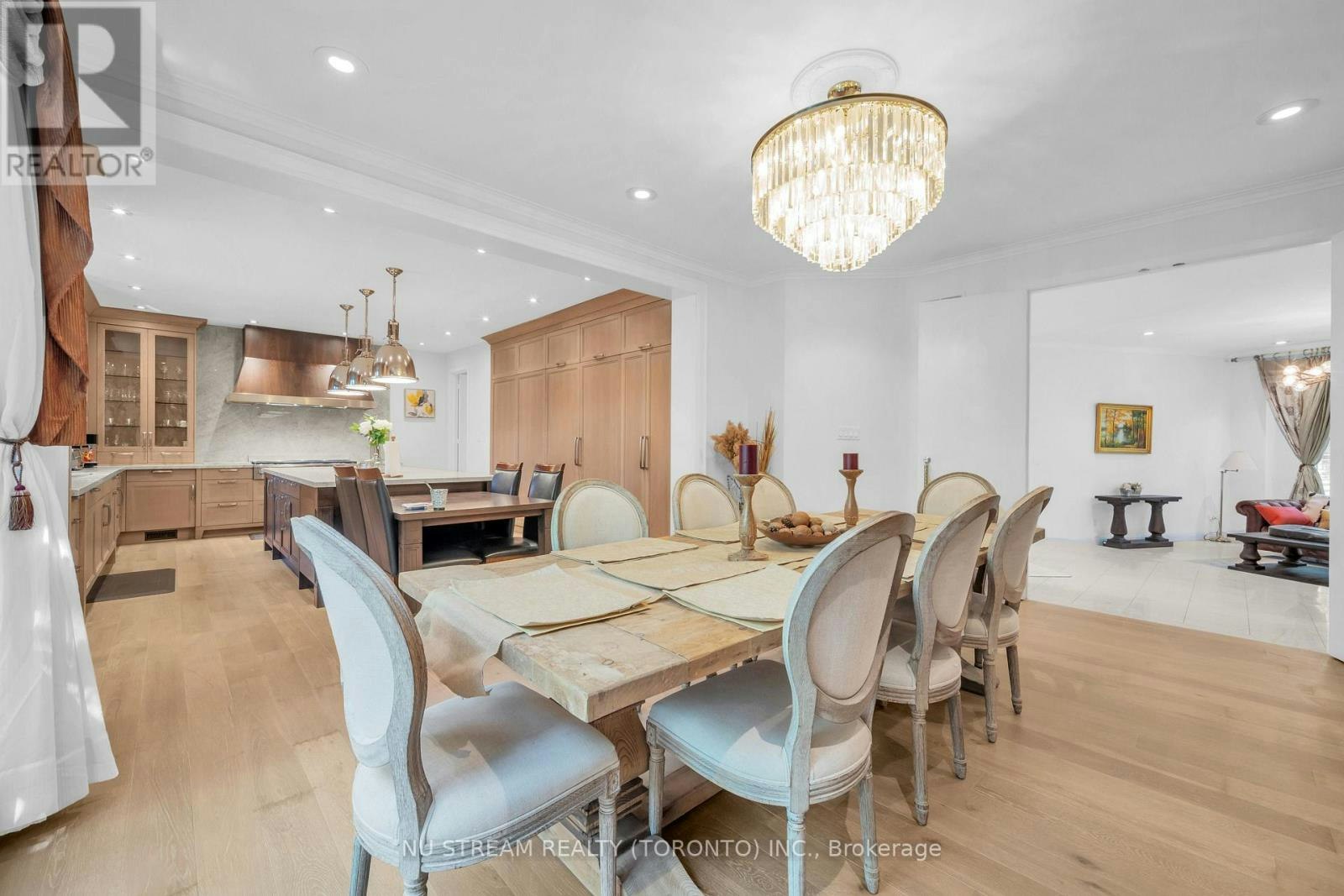 35 Penwood Crescent, Toronto, ON, M3B 3B1 - 15
