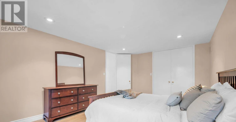 35 Penwood Crescent, Toronto, ON, M3B 3B1 - 38