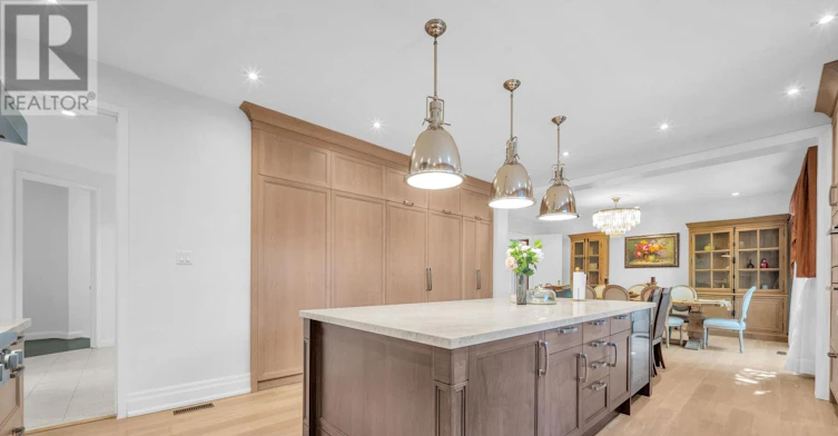 35 Penwood Crescent, Toronto, ON, M3B 3B1 - 9
