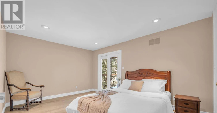 35 Penwood Crescent, Toronto, ON, M3B 3B1 - 36