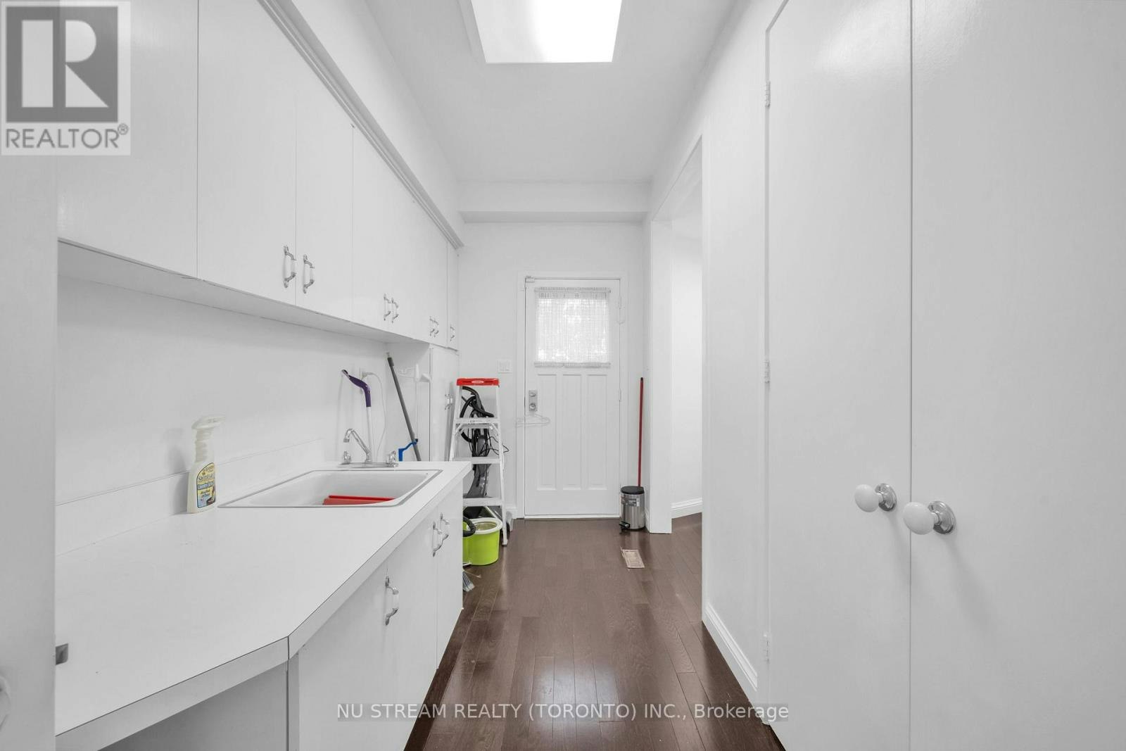 35 Penwood Crescent, Toronto, ON, M3B 3B1 - 17