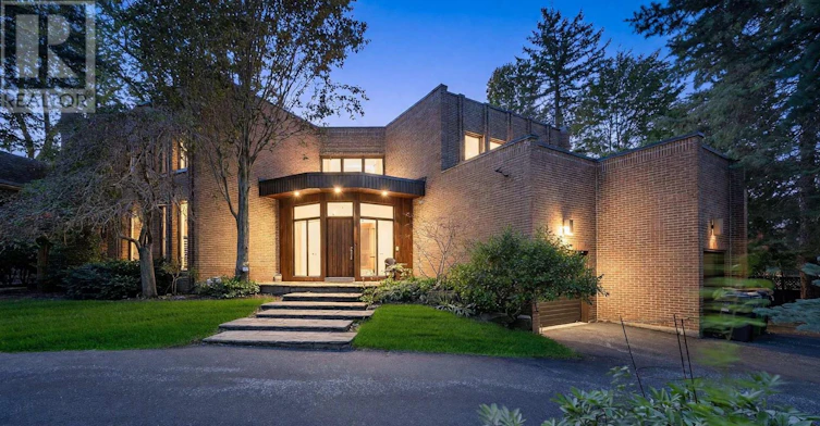 35 Penwood Crescent, Toronto, ON, M3B 3B1