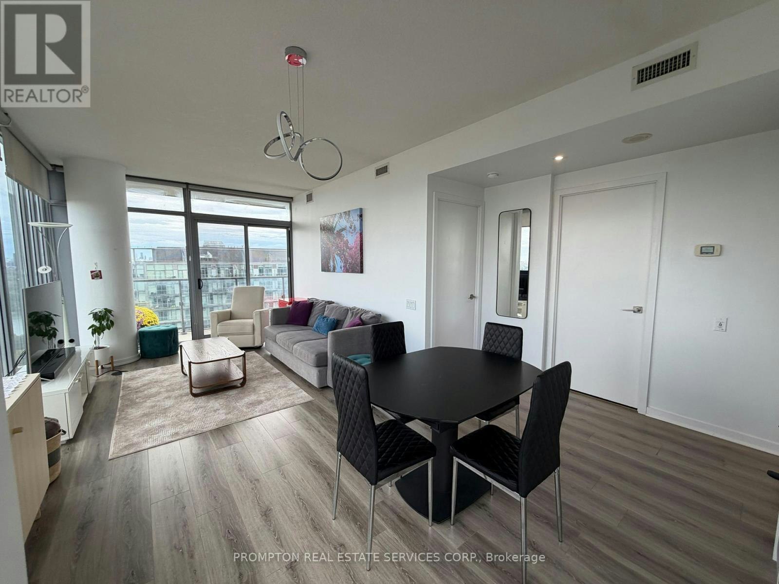 3011-105 The Queensway, Toronto, ON, M6S 5B5 - 2