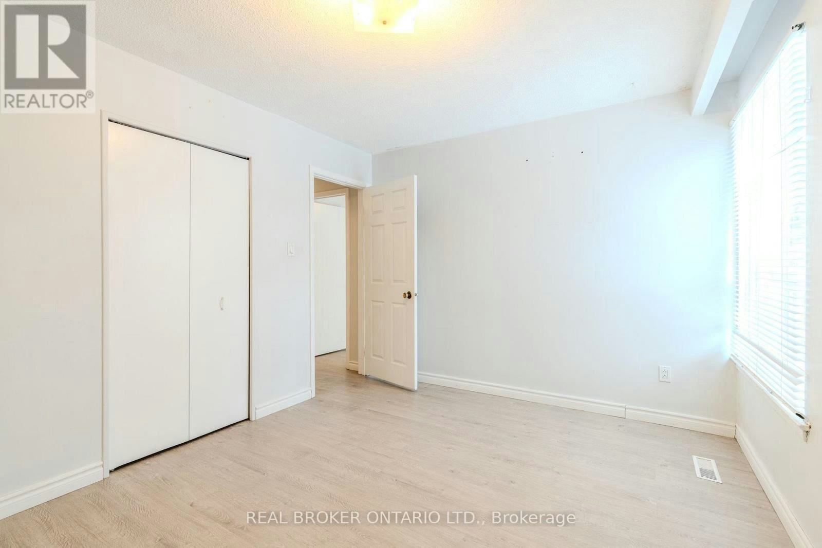UPPER-23 Lebos Road, Toronto, ON, M2H 2L8 - 23