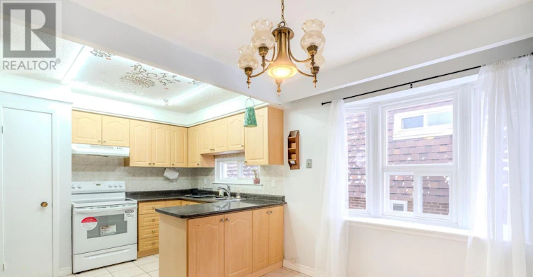 UPPER-23 Lebos Road, Toronto, ON, M2H 2L8 - 15