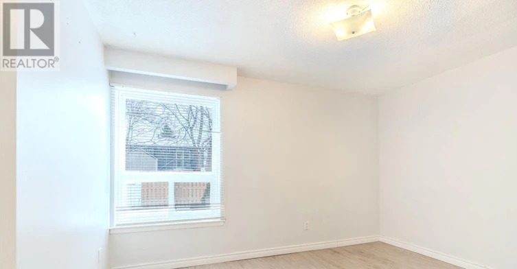 UPPER-23 Lebos Road, Toronto, ON, M2H 2L8 - 22