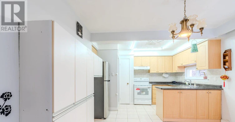 UPPER-23 Lebos Road, Toronto, ON, M2H 2L8