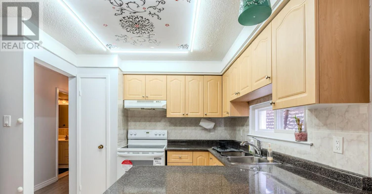 UPPER-23 Lebos Road, Toronto, ON, M2H 2L8 - 11