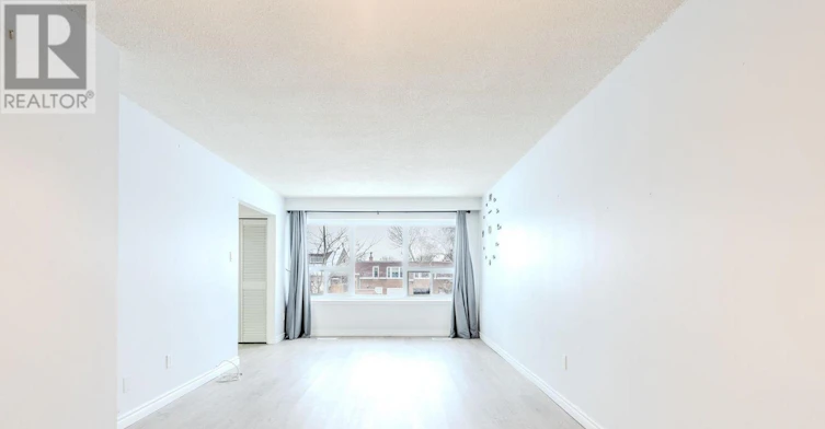 UPPER-23 Lebos Road, Toronto, ON, M2H 2L8 - 8
