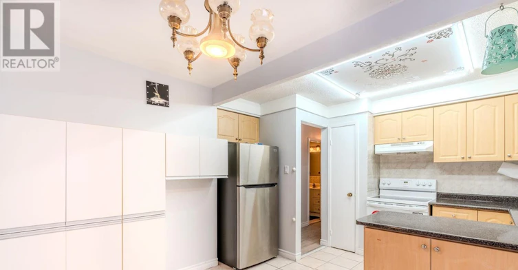UPPER-23 Lebos Road, Toronto, ON, M2H 2L8 - 12