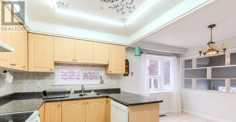 UPPER-23 Lebos Road, Toronto, ON, M2H 2L8 - 16