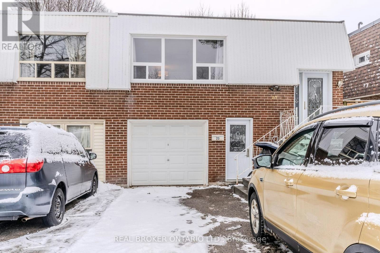 UPPER-23 Lebos Road, Toronto, ON, M2H 2L8 - 26