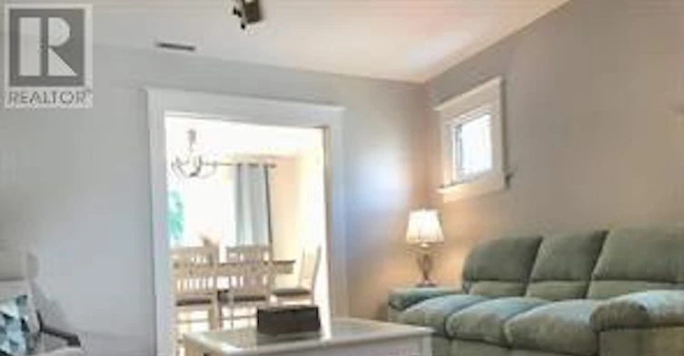 5715 Highland Avenue, Niagara Falls, ON, L2G 4X2 - 10