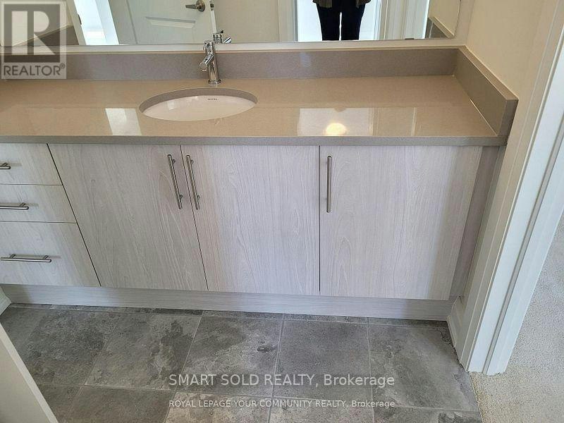 2 Lorrain Hand Crescent, Georgina, ON, L4P 0S9 - 2