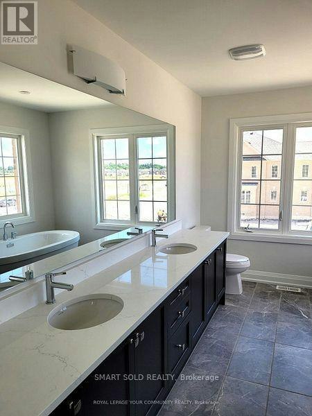 2 Lorrain Hand Crescent, Georgina, ON, L4P 0S9 - 10