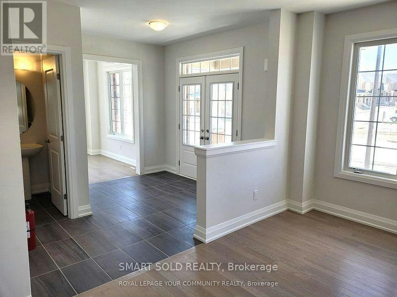 2 Lorrain Hand Crescent, Georgina, ON, L4P 0S9 - 12