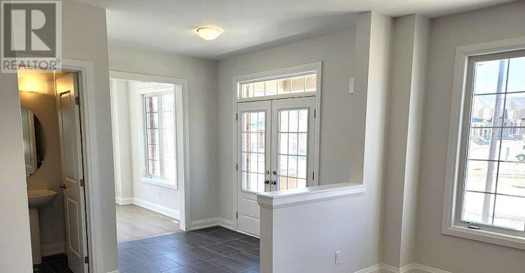 2 Lorrain Hand Crescent, Georgina, ON, L4P 0S9 - 12