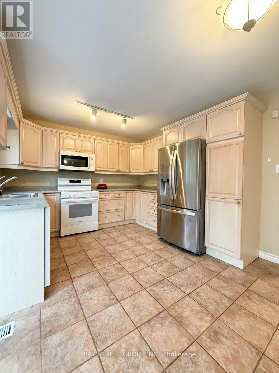 76 Mayfair Drive, Barrie, ON, L4N 6Y9 4