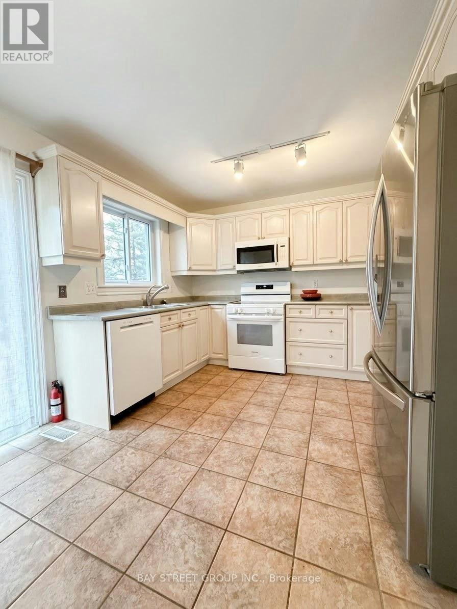76 Mayfair Drive, Barrie, ON, L4N 6Y9 3