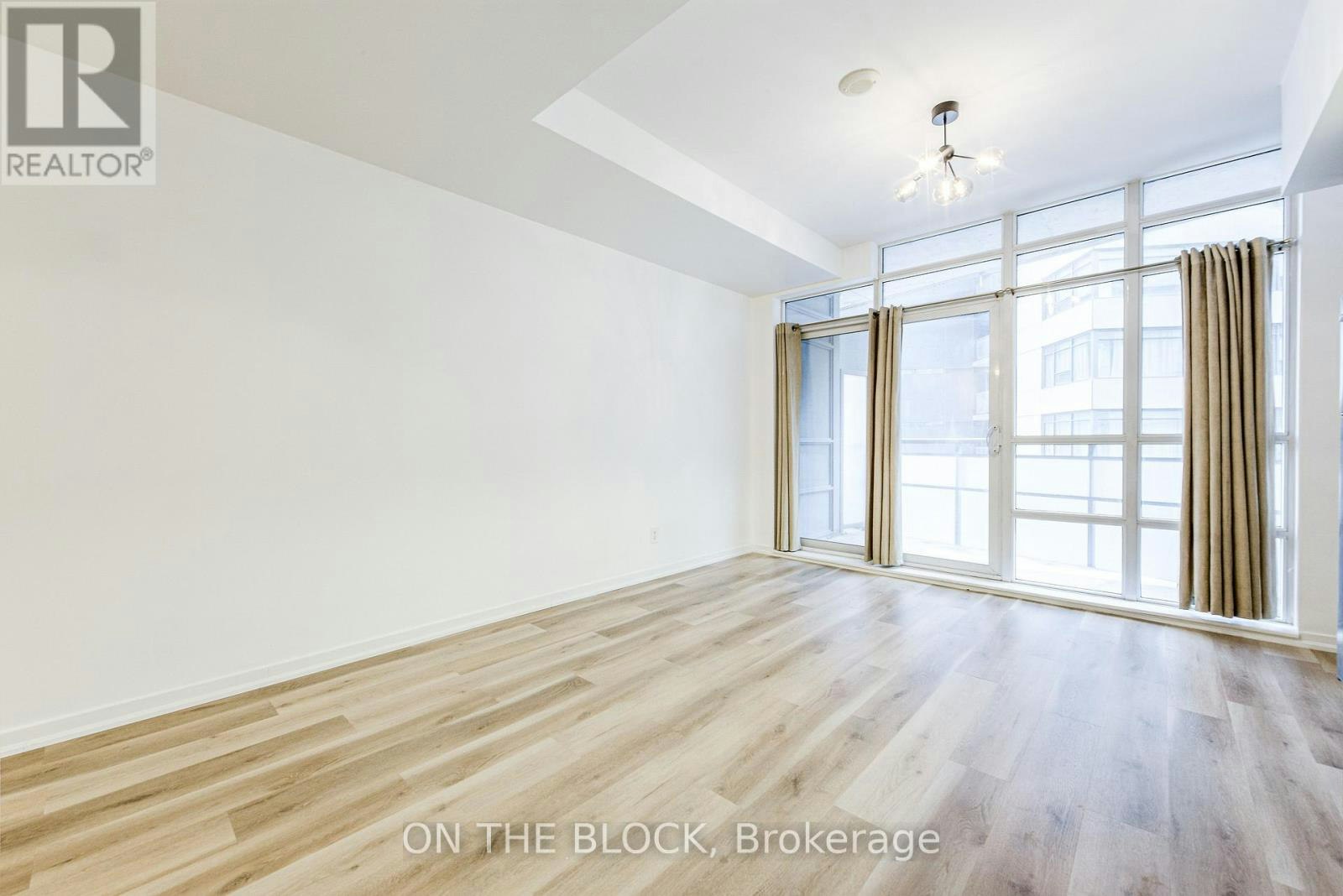 302-38 Joe Shuster Way, Toronto, ON, M6K 0A5 - 17