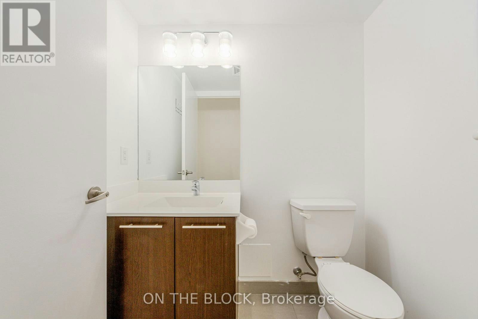 302-38 Joe Shuster Way, Toronto, ON, M6K 0A5 - 4