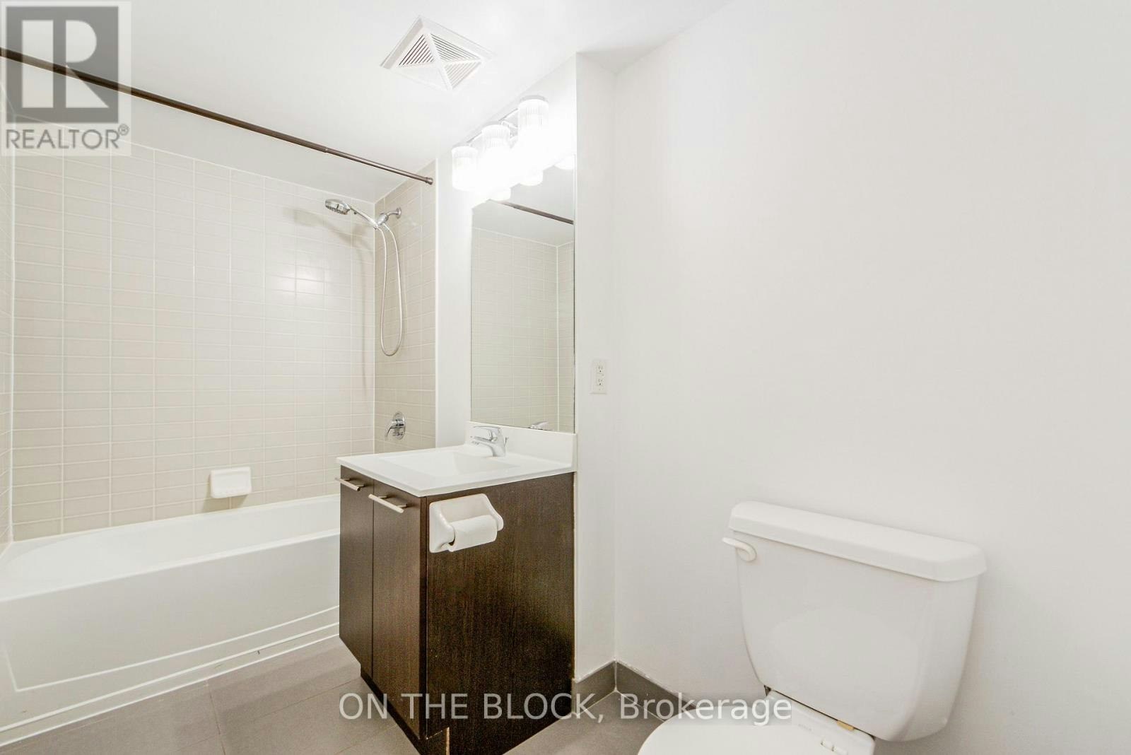 302-38 Joe Shuster Way, Toronto, ON, M6K 0A5 - 11